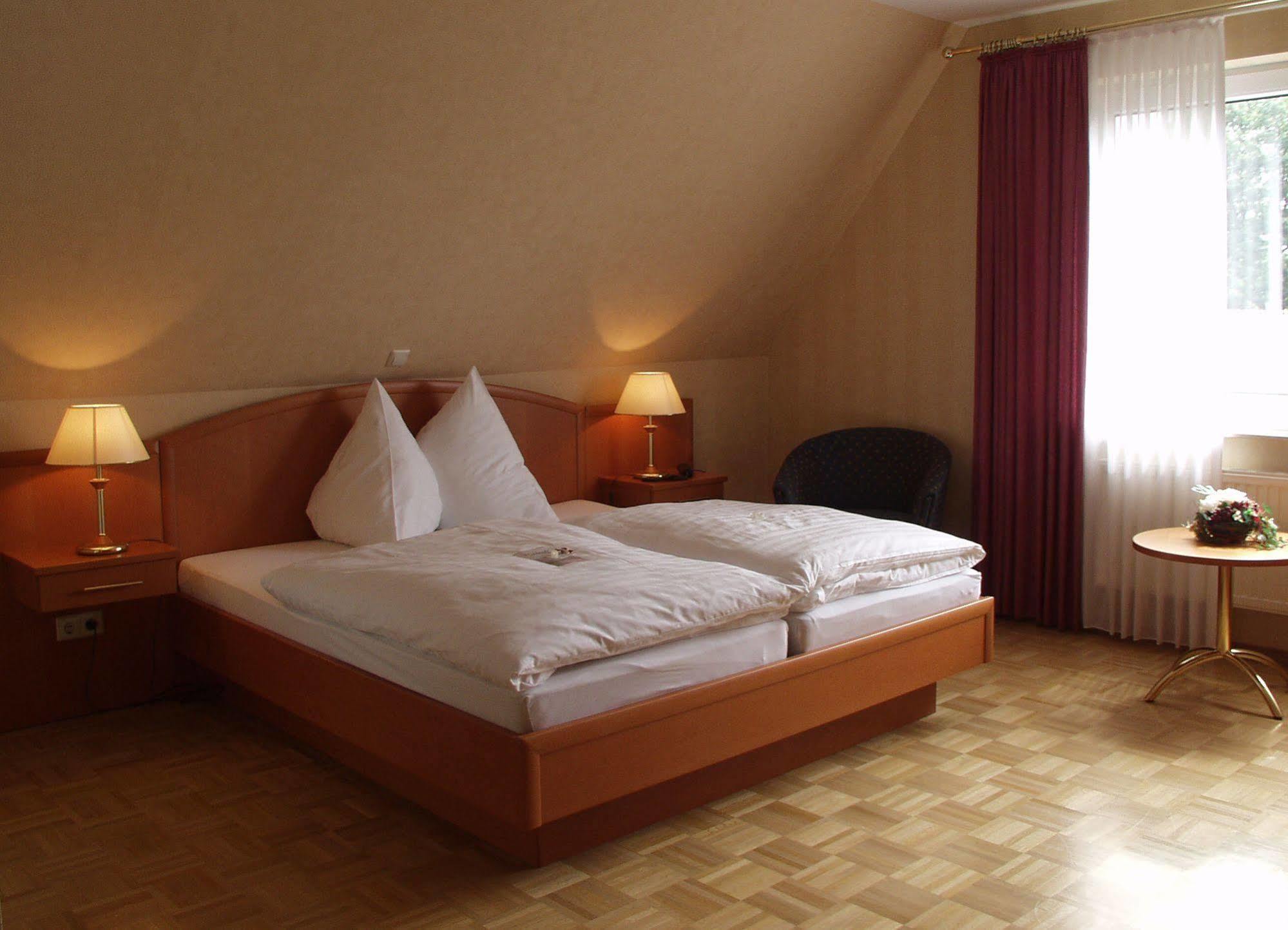 Zur Linde Hotel Heede Ngoại thất bức ảnh