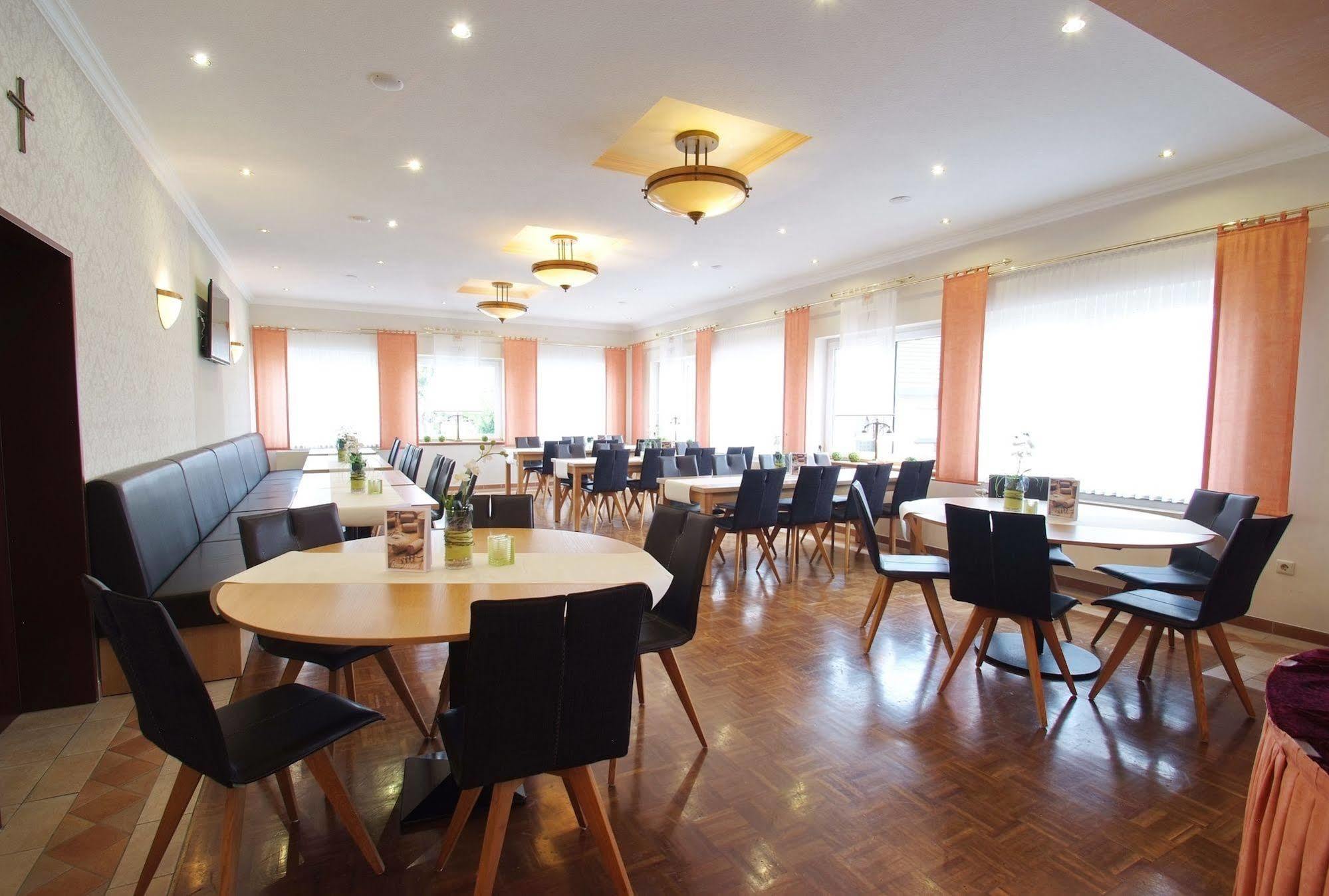 Zur Linde Hotel Heede Ngoại thất bức ảnh