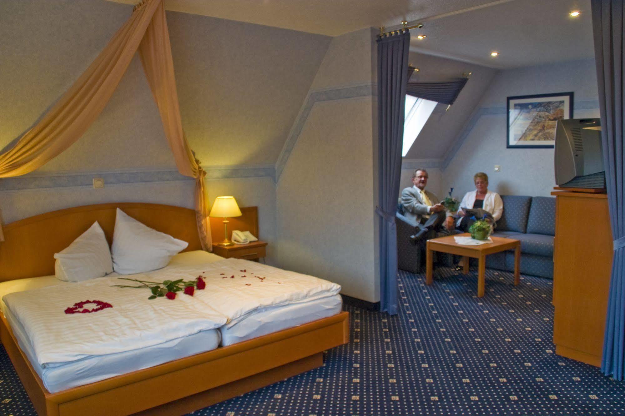 Zur Linde Hotel Heede Ngoại thất bức ảnh