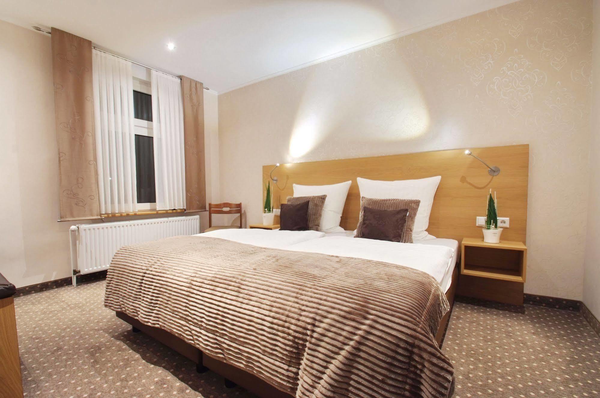 Zur Linde Hotel Heede Ngoại thất bức ảnh